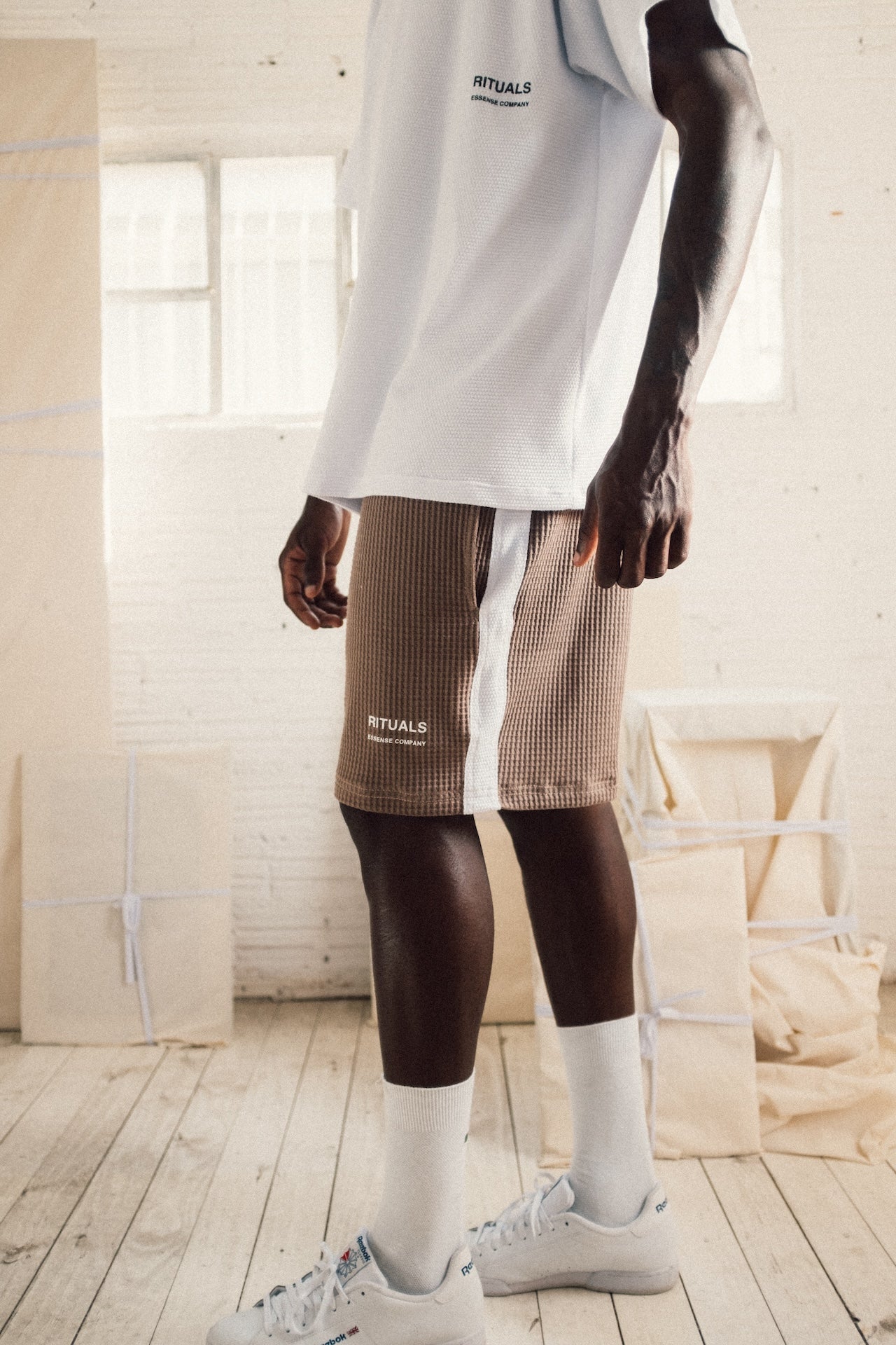 Shorts Rituals E`C. - Marrom/Branca