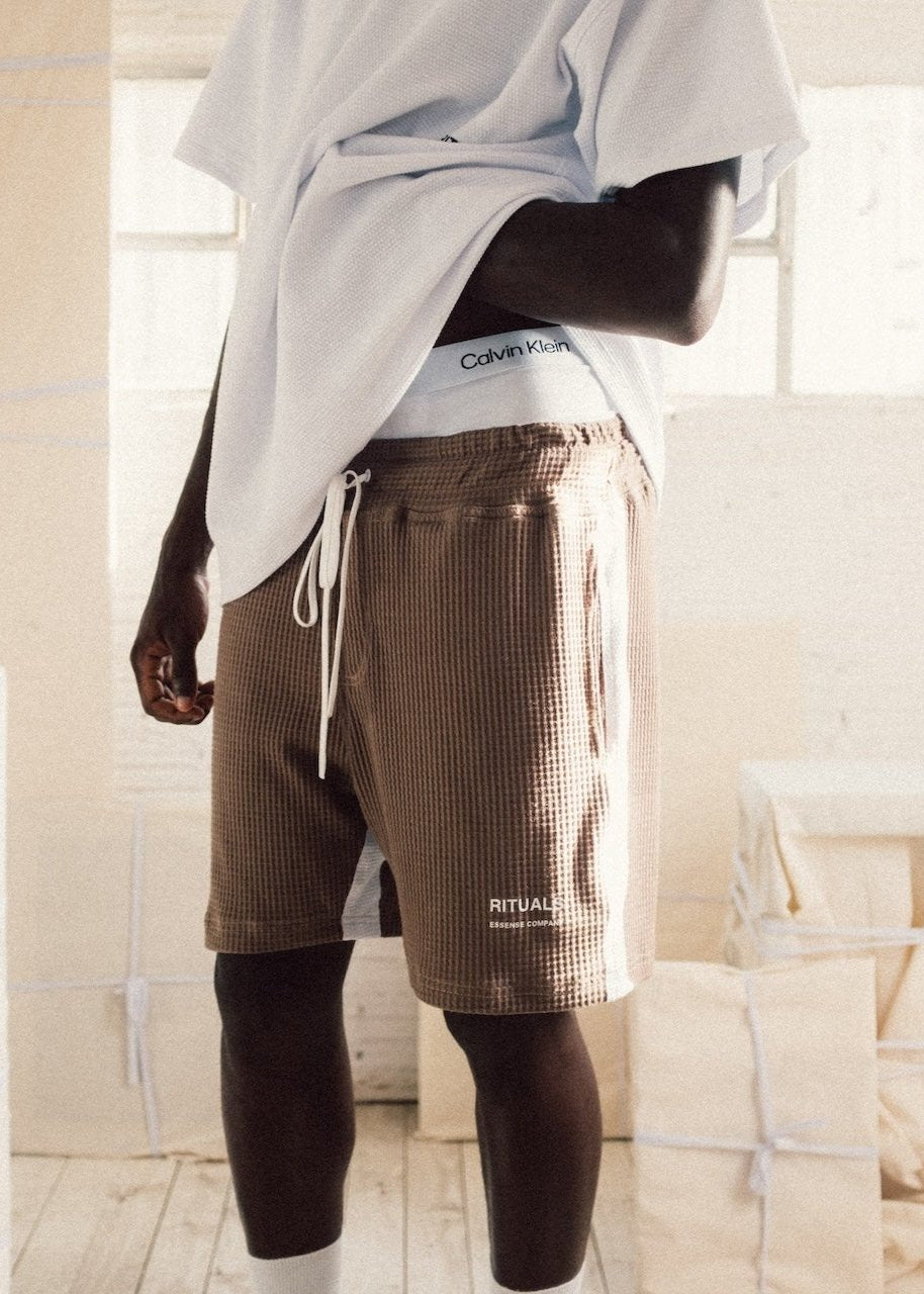 Shorts Rituals E`C. - Marrom/Branca