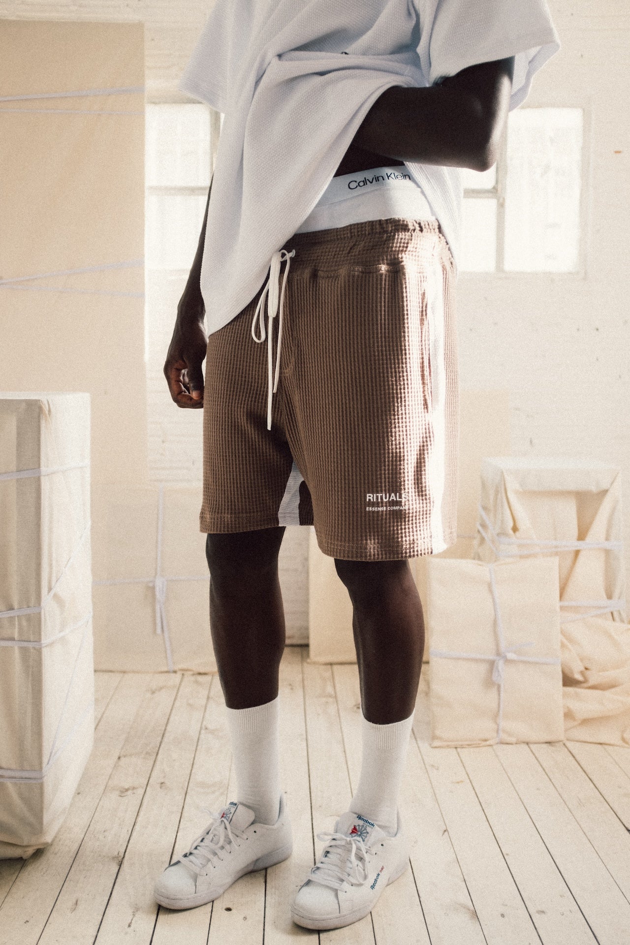 Shorts Rituals E`C. - Marrom/Branca