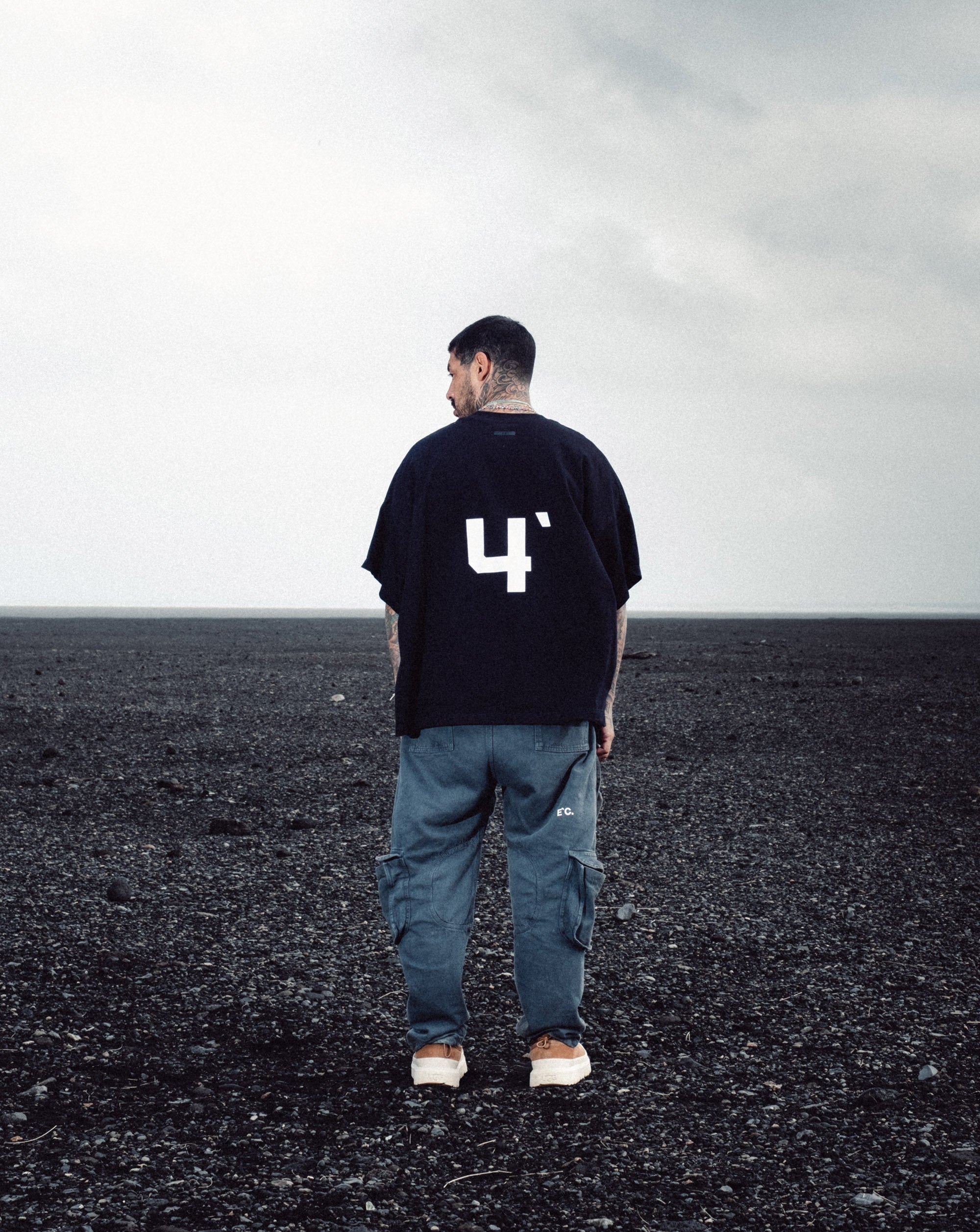 Over Tee E`C. Black