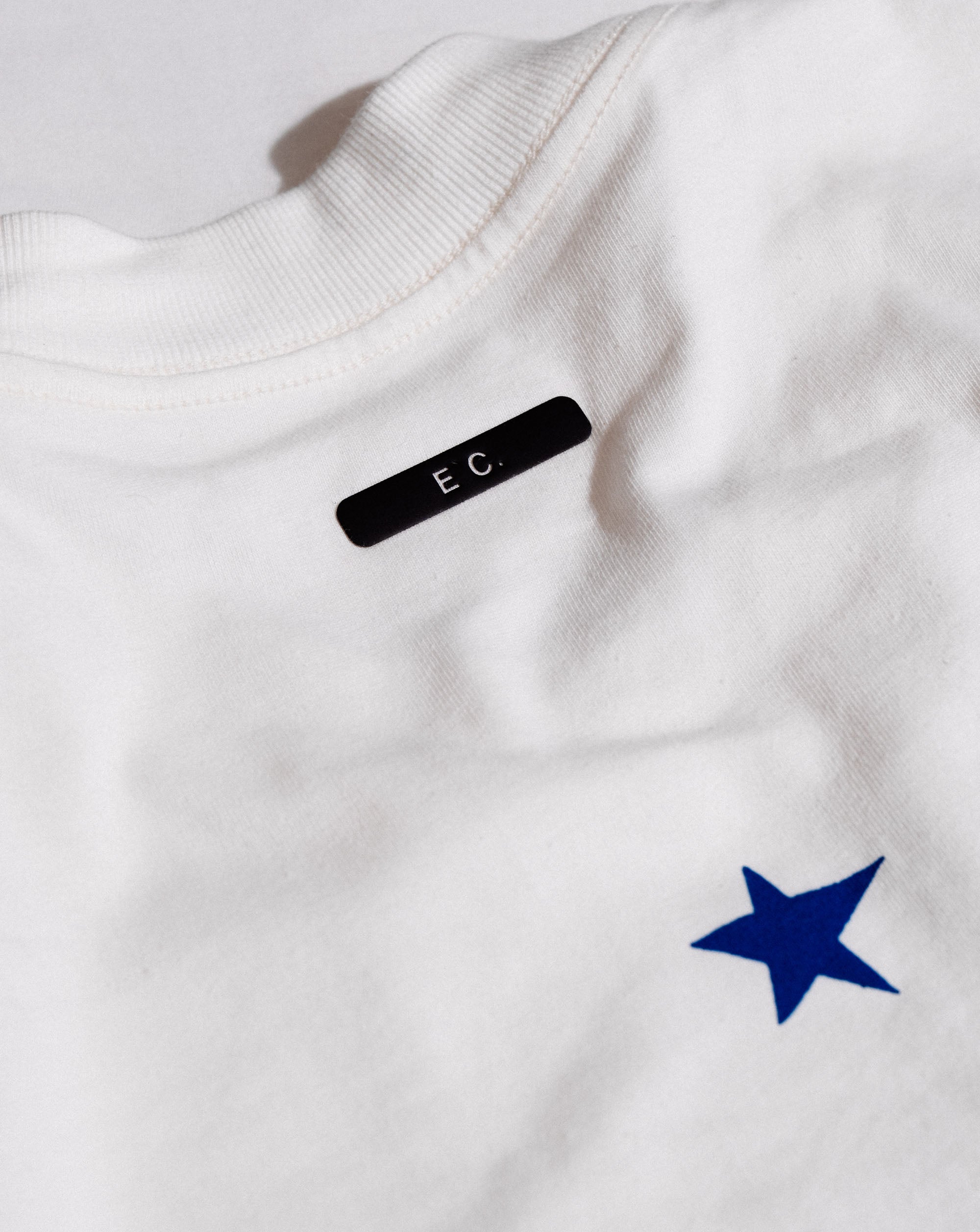 Over Tee E`C. Off White