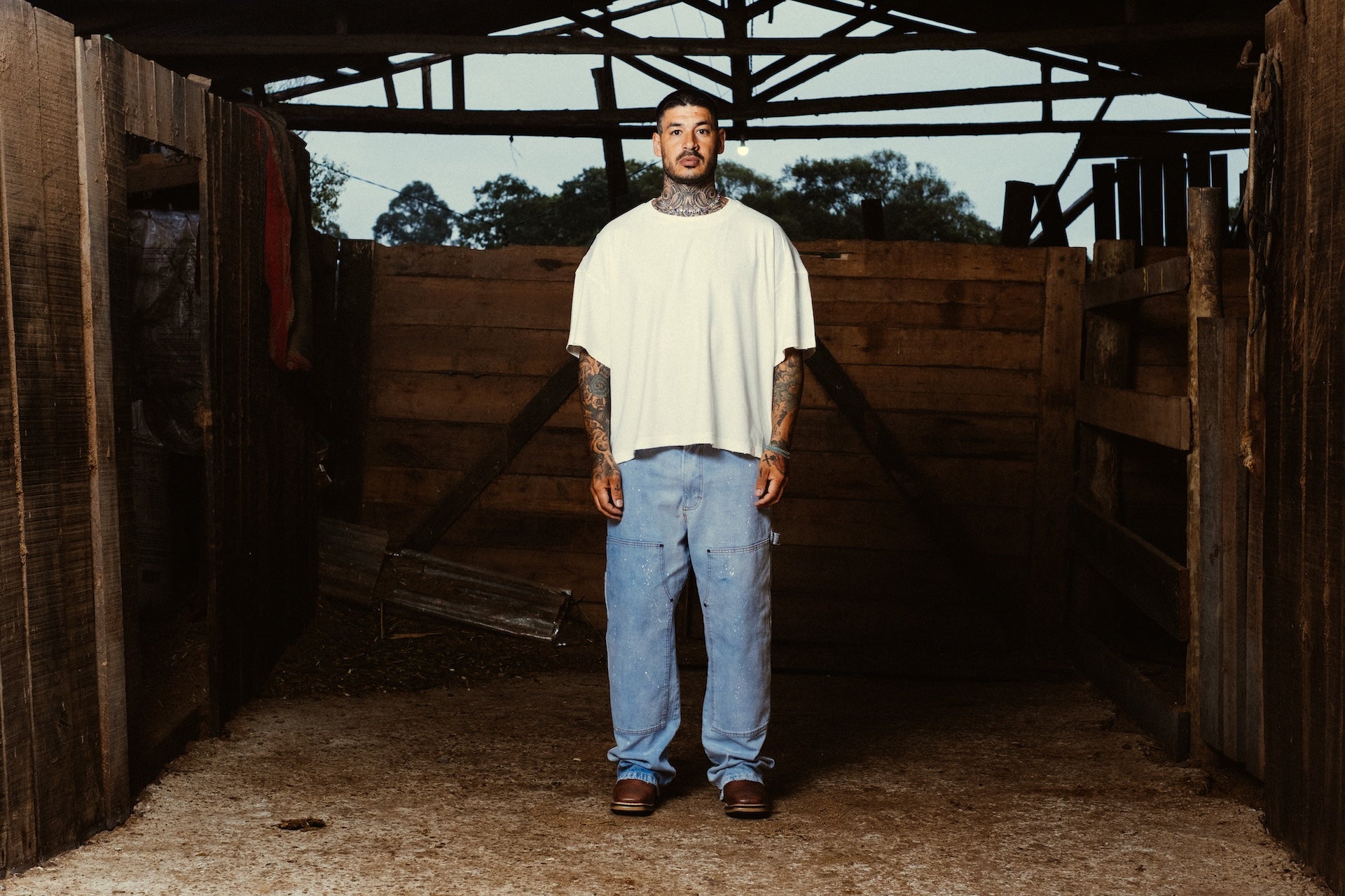 Tee Texas` Boots E`C. Off White