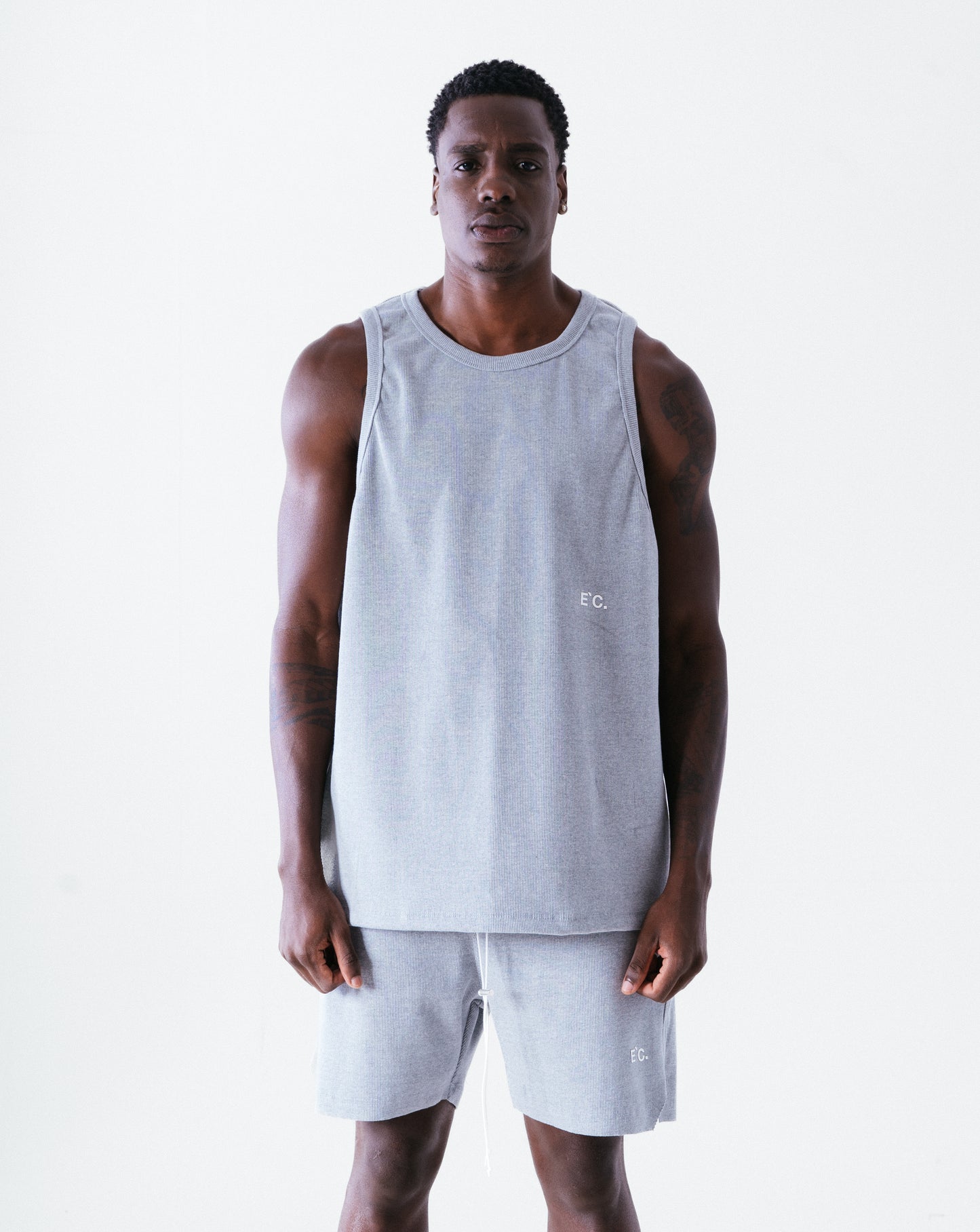 Esse`nc.ial Shorts - Grey