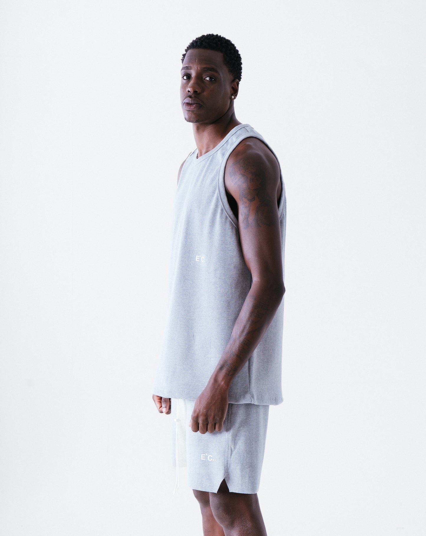 Esse`nc.ial Tank - Grey