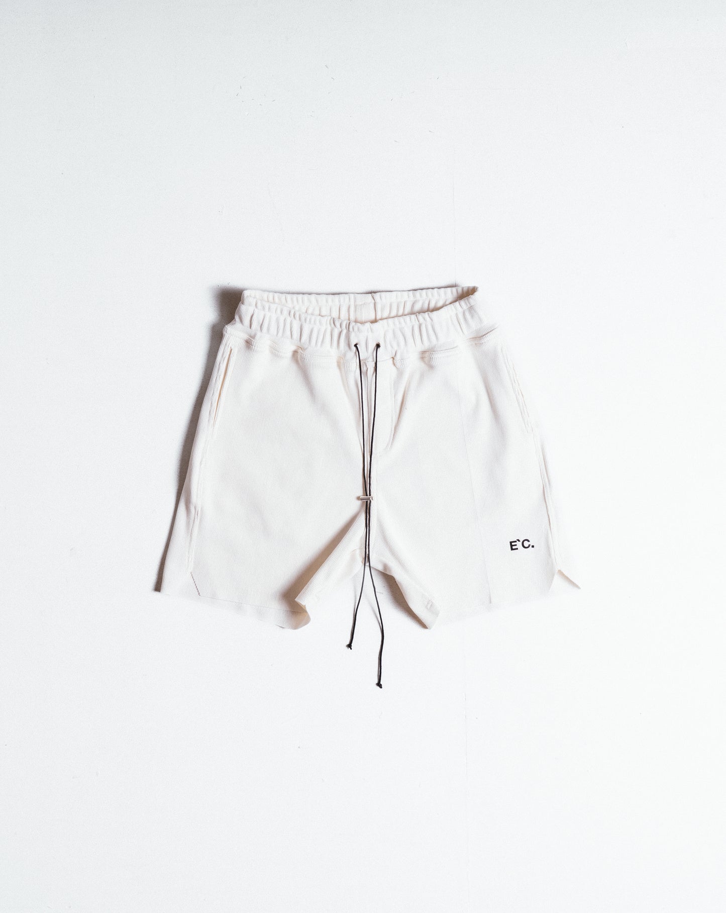 Esse`nc.ial Shorts - Off White