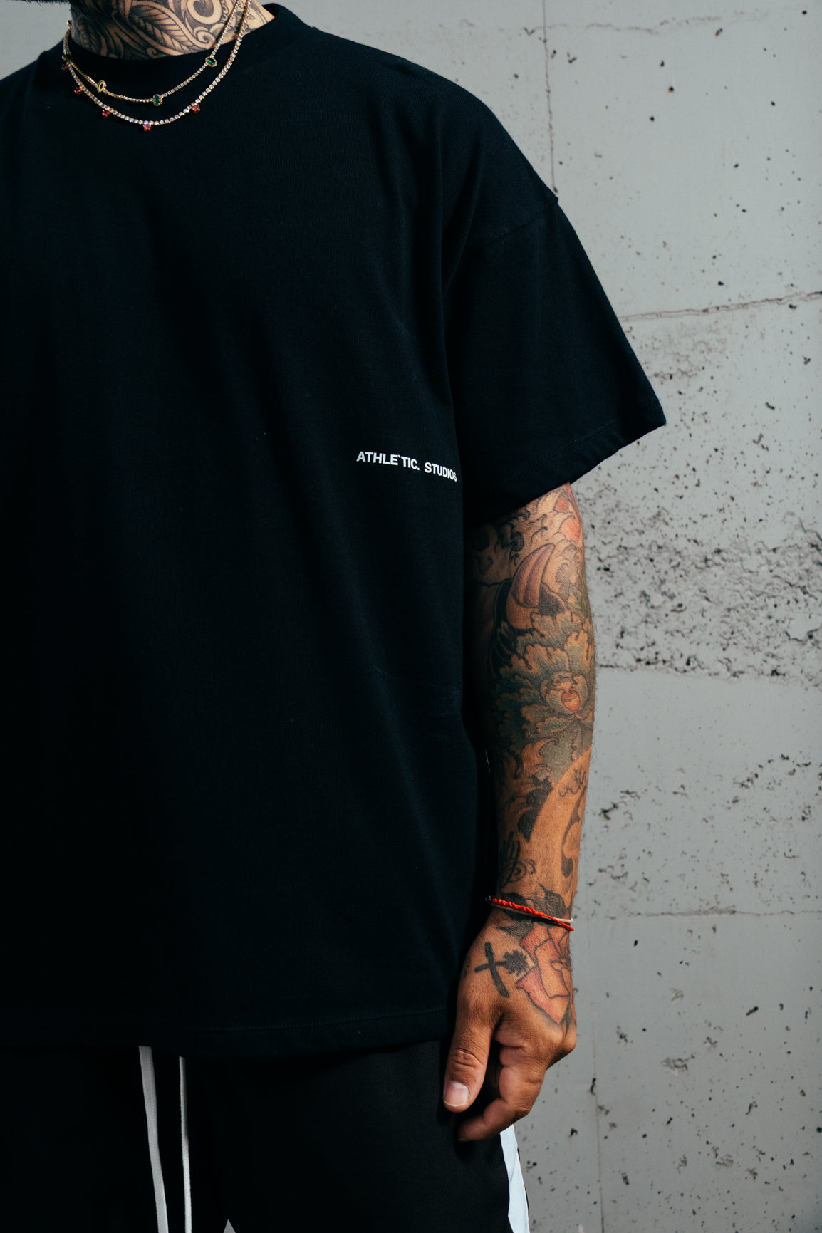 Camiseta Preta Athle`tic. Studios