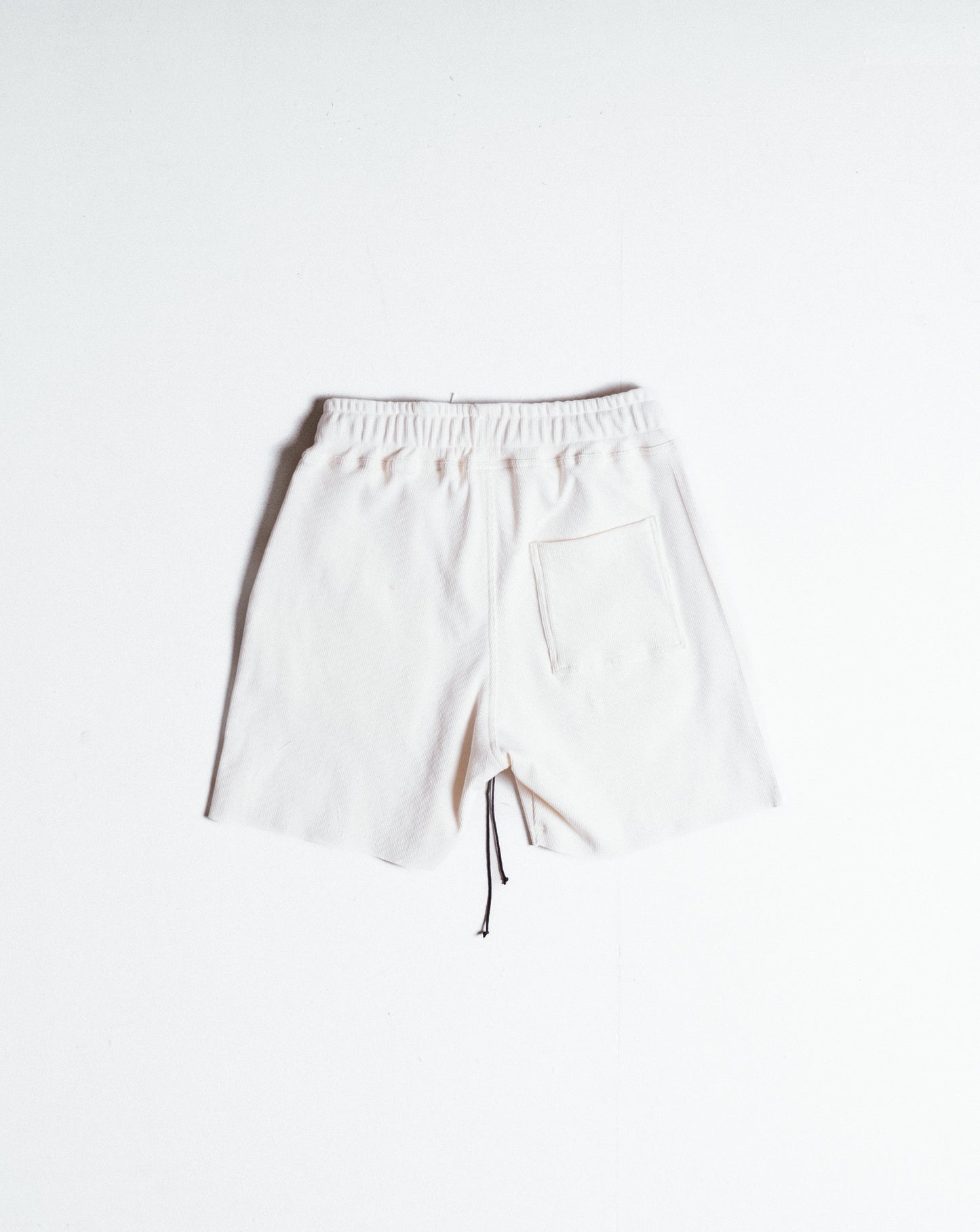 Esse`nc.ial Shorts - Off White