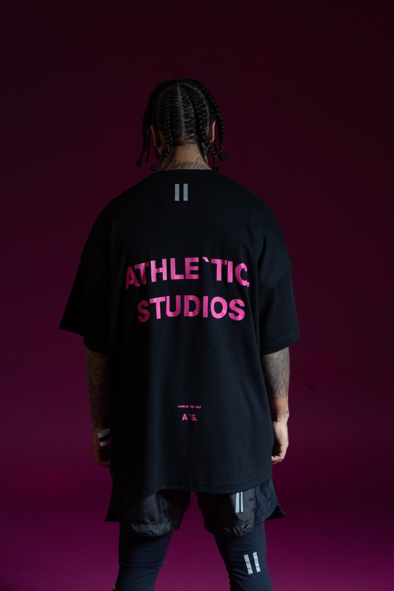 Camiseta Athle`tic. Studios - Preta/Rosa